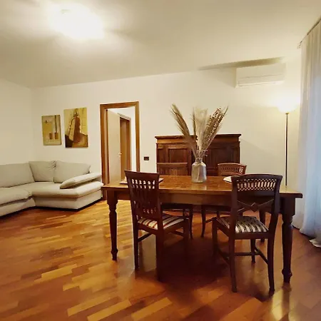 Chess House - Spacious With Terrace شقة *